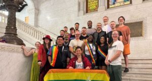 Minneapolis mendekriminalisasi pemandian orang dewasa, mengakhiri larangan era krisis AIDS
| beritakitanih Minneapolis mendekriminalisasi pemandian orang dewasa, mengakhiri larangan era krisis AIDS
| beritakitanih
