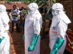 Musk dan Trump Pangkas Bantuan. Sekarang Kita Kekurangan Alat untuk Mengatasi Ebola.
| beritakitanih Musk dan Trump Pangkas Bantuan. Sekarang Kita Kekurangan Alat untuk Mengatasi Ebola.
| beritakitanih