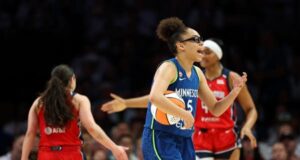Mystics menggunakan lonjakan 12-0 di akhir untuk mengalahkan Lynx 84-79 dan memenangkan game ketiga berturut-turut
| beritakitanih Mystics menggunakan lonjakan 12-0 di akhir untuk mengalahkan Lynx 84-79 dan memenangkan game ketiga berturut-turut
| beritakitanih