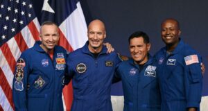 NASA menunjuk 4 astronot dalam misi pelatihan bulan Artemis III yang ‘sangat kompleks’
| beritakitanih NASA menunjuk 4 astronot dalam misi pelatihan bulan Artemis III yang 'sangat kompleks'
| beritakitanih