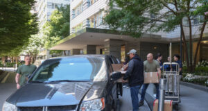 NYPD, FBI Menggeledah Rumah Pejabat Polisi dalam Penyelidikan Korupsi
| beritakitanih NYPD, FBI Menggeledah Rumah Pejabat Polisi dalam Penyelidikan Korupsi
| beritakitanih