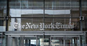 NYT mengecam Microsoft karena membuat superkomputer yang melanggar hak cipta untuk OpenAI
| beritakitanih NYT mengecam Microsoft karena membuat superkomputer yang melanggar hak cipta untuk OpenAI
| beritakitanih