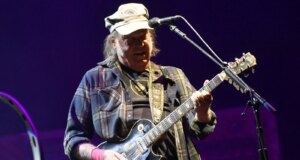 Neil Young dan Chrome Hearts Kembali ke Panggung di Farm Aid di Virginia Beach
| beritakitanih Neil Young dan Chrome Hearts Kembali ke Panggung di Farm Aid di Virginia Beach
| beritakitanih