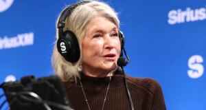 Netflix dan iHeartMedia Memperluas Kesepakatan Podcast Dengan Martha Stewart, Kate Hudson, dan Lainnya
| beritakitanih Netflix dan iHeartMedia Memperluas Kesepakatan Podcast Dengan Martha Stewart, Kate Hudson, dan Lainnya
| beritakitanih