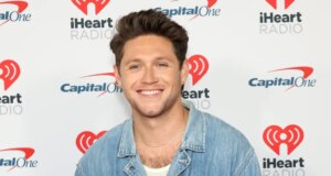 “Niall Horan Akan Mengambil Alih UMusic Shop NY untuk Perilisan Album ‘Dinner Party'”.
| beritakitanih "Niall Horan Akan Mengambil Alih UMusic Shop NY untuk Perilisan Album 'Dinner Party'".
| beritakitanih