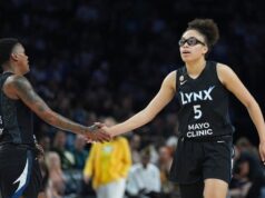 Olivia Miles mencetak rekor rookie WNBA dengan 8 3s dan Lynx mengalahkan Valkyries 87-84 untuk kemenangan ke-6 berturut-turut
| beritakitanih Olivia Miles mencetak rekor rookie WNBA dengan 8 3s dan Lynx mengalahkan Valkyries 87-84 untuk kemenangan ke-6 berturut-turut
| beritakitanih