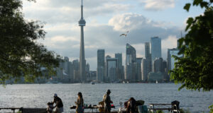 Ontario dan Quebec Menghadapi Peringatan Panas Saat Suhu Tinggi Menyebar ke Seluruh Kanada
| beritakitanih Ontario dan Quebec Menghadapi Peringatan Panas Saat Suhu Tinggi Menyebar ke Seluruh Kanada
| beritakitanih