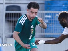 Panggilan telepon yang familiar setelah debut NI Morrison
| beritakitanih Panggilan telepon yang familiar setelah debut NI Morrison
| beritakitanih