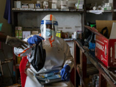 Para Ilmuwan Berlomba Menguji Pengobatan Saat Wabah Ebola Meluas
| beritakitanih Para Ilmuwan Berlomba Menguji Pengobatan Saat Wabah Ebola Meluas
| beritakitanih