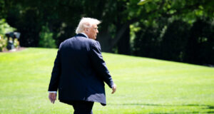 Partai Republik Mulai Menguji Batas Kekuasaan Trump dengan Melenturkan Kekuasaannya
| beritakitanih Partai Republik Mulai Menguji Batas Kekuasaan Trump dengan Melenturkan Kekuasaannya
| beritakitanih