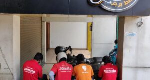 Pekerja pengantaran makanan takut akan stigma di tengah klaim terkait narkoba, pemeriksaan polisi
| beritakitanih Pekerja pengantaran makanan takut akan stigma di tengah klaim terkait narkoba, pemeriksaan polisi
| beritakitanih