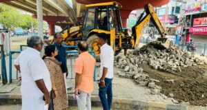 Pekerjaan dimulai pada Vyttila Jn. proyek pembangunan kembali
| beritakitanih Pekerjaan dimulai pada Vyttila Jn. proyek pembangunan kembali
| beritakitanih