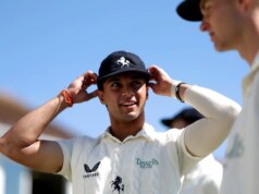 Pelaut daerah berusia 19 tahun mencapai angka terbaik dalam karirnya 95 untuk menyelamatkan England Lions melawan Afrika Selatan A
| beritakitanih Pelaut daerah berusia 19 tahun mencapai angka terbaik dalam karirnya 95 untuk menyelamatkan England Lions melawan Afrika Selatan A
| beritakitanih