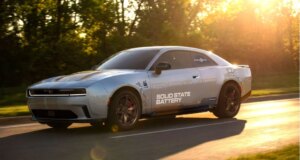 Pembuat Dodge Charger melakukan uji jalan baterai EV solid-state yang mampu mengisi daya 90% dalam 18 menit
| beritakitanih Pembuat Dodge Charger melakukan uji jalan baterai EV solid-state yang mampu mengisi daya 90% dalam 18 menit
| beritakitanih