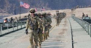Pengadilan AS melarang Pentagon menarik pasukan transgender untuk saat ini
| beritakitanih Pengadilan AS melarang Pentagon menarik pasukan transgender untuk saat ini
| beritakitanih
