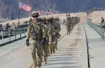 Pengadilan AS melarang Pentagon menarik pasukan transgender untuk saat ini
| beritakitanih Pengadilan AS melarang Pentagon menarik pasukan transgender untuk saat ini
| beritakitanih