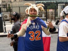 Penggemar Knicks memadati NYC untuk menyaksikan parade yang menggembirakan
| beritakitanih 📸 Penggemar Knicks memadati NYC untuk menyaksikan parade yang menggembirakan
| beritakitanih