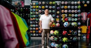 Penggemar sepak bola Irak merayakan berakhirnya kekeringan Piala Dunia selama 40 tahun
| beritakitanih Penggemar sepak bola Irak merayakan berakhirnya kekeringan Piala Dunia selama 40 tahun
| beritakitanih