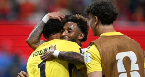 Penjaga gawang Cape Verde, Vozinha, meneteskan air mata setelah pertandingan hebat melawan Spanyol
| beritakitanih Penjaga gawang Cape Verde, Vozinha, meneteskan air mata setelah pertandingan hebat melawan Spanyol
| beritakitanih