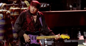 Penthouse NYC kecil Steven Van Zandt senilai $15 Juta Tampak Persis Seperti yang Anda Harapkan
| beritakitanih Penthouse NYC kecil Steven Van Zandt senilai $15 Juta Tampak Persis Seperti yang Anda Harapkan
| beritakitanih