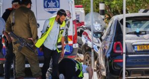 Penyerang Arab melepaskan tembakan di Israel tengah, menewaskan 1 orang dan melukai 5 lainnya
| beritakitanih Penyerang Arab melepaskan tembakan di Israel tengah, menewaskan 1 orang dan melukai 5 lainnya
| beritakitanih
