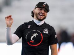 Perguruan tinggi dapat menarik diri dari pertandingan melawan Texas Tech setelah perjudian QB diizinkan untuk dimainkan
| beritakitanih Perguruan tinggi dapat menarik diri dari pertandingan melawan Texas Tech setelah perjudian QB diizinkan untuk dimainkan
| beritakitanih