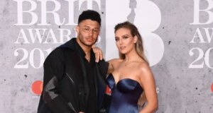 Perrie Edwards Mengenakan 3 Gaun Mewah Saat Menikahi Alex Oxlade-Chamberlain
| beritakitanih Perrie Edwards Mengenakan 3 Gaun Mewah Saat Menikahi Alex Oxlade-Chamberlain
| beritakitanih