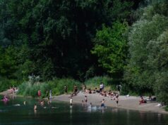 Pesepakbola Prancis tenggelam di Sungai Rhone di tengah gelombang panas yang ekstrem
| beritakitanih Pesepakbola Prancis tenggelam di Sungai Rhone di tengah gelombang panas yang ekstrem
| beritakitanih