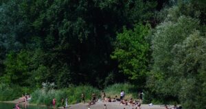 Pesepakbola Prancis tenggelam di Sungai Rhone di tengah gelombang panas yang ekstrem
| beritakitanih Pesepakbola Prancis tenggelam di Sungai Rhone di tengah gelombang panas yang ekstrem
| beritakitanih