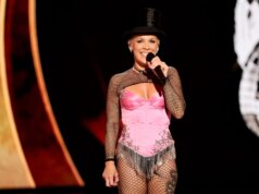 P!nk, Queen Latifah, Whitney Leavitt & Alex Newell Dazzle 2026 Tonys Dengan Medley ‘Chicago’ untuk HUT ke-30
| beritakitanih P!nk, Queen Latifah, Whitney Leavitt & Alex Newell Dazzle 2026 Tonys Dengan Medley 'Chicago' untuk HUT ke-30
| beritakitanih