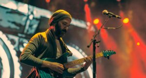 Pohon Bersenandung di Bengaluru menjadi tuan rumah penghormatan bFlat kepada Carlos Santana
| beritakitanih Pohon Bersenandung di Bengaluru menjadi tuan rumah penghormatan bFlat kepada Carlos Santana
| beritakitanih
