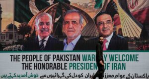 Presiden Iran berangkat ke Pakistan saat tim AS-Iran berupaya mencapai kesepakatan yang mengakhiri perang
| beritakitanih Presiden Iran berangkat ke Pakistan saat tim AS-Iran berupaya mencapai kesepakatan yang mengakhiri perang
| beritakitanih