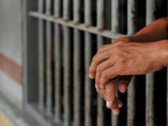 Pria dijatuhi hukuman 20 tahun penjara karena melakukan pelecehan seksual terhadap anak di bawah umur di Chikkamagaluru
| beritakitanih Pria dijatuhi hukuman 20 tahun penjara karena melakukan pelecehan seksual terhadap anak di bawah umur di Chikkamagaluru
| beritakitanih