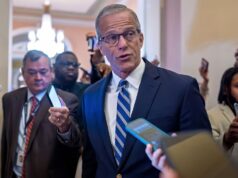 RUU senilai $70 miliar disahkan di Senat, mengamankan pendanaan ICE hingga akhir masa jabatan Trump
| beritakitanih RUU senilai $70 miliar disahkan di Senat, mengamankan pendanaan ICE hingga akhir masa jabatan Trump
| beritakitanih