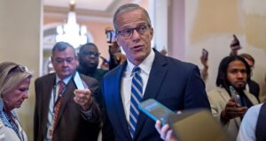 RUU senilai $70 miliar disahkan di Senat, mengamankan pendanaan ICE hingga akhir masa jabatan Trump
| beritakitanih RUU senilai $70 miliar disahkan di Senat, mengamankan pendanaan ICE hingga akhir masa jabatan Trump
| beritakitanih