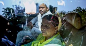 Rabri Devi mulai mengosongkan bungalo 10, Circular Road, karena tenggat waktu berakhir pada 29 Juni
| beritakitanih Rabri Devi mulai mengosongkan bungalo 10, Circular Road, karena tenggat waktu berakhir pada 29 Juni
| beritakitanih