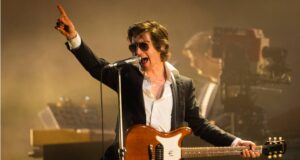 Remix hard techno dari Arctic Monkeys ‘505’ ini akan menjadi heboh di festival tari musim panas ini
| beritakitanih Remix hard techno dari Arctic Monkeys '505' ini akan menjadi heboh di festival tari musim panas ini
| beritakitanih