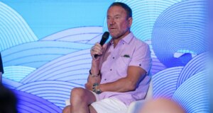 Renny Harlin Menggoda ‘The Beast’ sebagai “Film yang Benar-Benar Tidak Biasa” dan Mengatakan Itu Dapat Meningkatkan Karir Joel Kinnaman: “Orang-Orang Akan Terkejut”
| beritakitanih Renny Harlin Menggoda 'The Beast' sebagai “Film yang Benar-Benar Tidak Biasa” dan Mengatakan Itu Dapat Meningkatkan Karir Joel Kinnaman: “Orang-Orang Akan Terkejut”
| beritakitanih