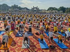 Ribuan orang melakukan yoga di istana Mysore saat kota merayakan Hari Yoga Internasional
| beritakitanih Ribuan orang melakukan yoga di istana Mysore saat kota merayakan Hari Yoga Internasional
| beritakitanih