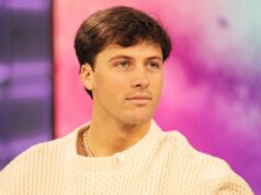Rob Rausch dari Love Island USA Mencukur Kepalanya dalam Transformasi Baru
| beritakitanih Rob Rausch dari Love Island USA Mencukur Kepalanya dalam Transformasi Baru
| beritakitanih