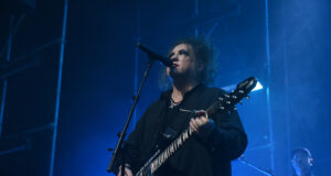 Robert Smith mengatakan album The Cure berikutnya telah “selesai” dengan album terpisah yang “sangat pop” dan upbeat juga sedang dalam proses.
| beritakitanih Robert Smith mengatakan album The Cure berikutnya telah “selesai” dengan album terpisah yang “sangat pop” dan upbeat juga sedang dalam proses.
| beritakitanih