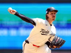 Royals mengalahkan Twins 3-2 setelah comeback di inning kesembilan
| beritakitanih Royals mengalahkan Twins 3-2 setelah comeback di inning kesembilan
| beritakitanih