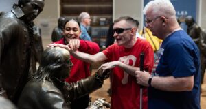 Saat Amerika berusia 250 tahun, satu museum memungkinkan untuk menyentuh sejarah
| beritakitanih Saat Amerika berusia 250 tahun, satu museum memungkinkan untuk menyentuh sejarah
| beritakitanih