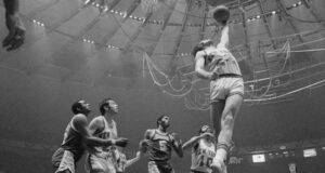 Saat itu tahun 1973, dan Knicks Menuju Game 5…
| beritakitanih Saat itu tahun 1973, dan Knicks Menuju Game 5…
| beritakitanih