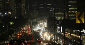 Saat musim hujan menyumbat jantung teknologi Hyderabad
| beritakitanih Saat musim hujan menyumbat jantung teknologi Hyderabad
| beritakitanih