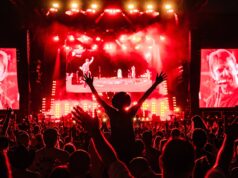 Saksikan headline Kings Of Leon Festival State Fayre yang pertama: “Rasanya seperti pulang ke rumah”
| beritakitanih Saksikan headline Kings Of Leon Festival State Fayre yang pertama: “Rasanya seperti pulang ke rumah”
| beritakitanih