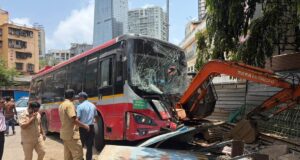 Satu tewas, tiga terluka saat bus BEST menabrak beberapa kendaraan di Mumbai
| beritakitanih Satu tewas, tiga terluka saat bus BEST menabrak beberapa kendaraan di Mumbai
| beritakitanih