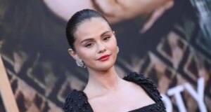 Selena Gomez Debutkan Transformasi Warna Rambut yang Mengejutkan: ‘Wild Things Happening’
| beritakitanih Selena Gomez Debutkan Transformasi Warna Rambut yang Mengejutkan: 'Wild Things Happening'
| beritakitanih