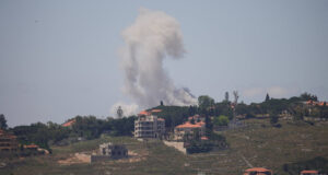 Serangan Israel Tewaskan 3 Tentara Lebanon, Beberapa Hari Setelah Gencatan Senjata Ditandatangani
| beritakitanih Serangan Israel Tewaskan 3 Tentara Lebanon, Beberapa Hari Setelah Gencatan Senjata Ditandatangani
| beritakitanih