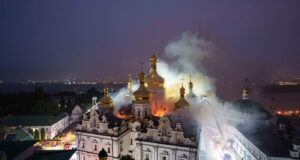 Serangan Rusia membakar situs keagamaan di Kyiv, menewaskan 5 orang di Kharkiv
| beritakitanih Serangan Rusia membakar situs keagamaan di Kyiv, menewaskan 5 orang di Kharkiv
| beritakitanih